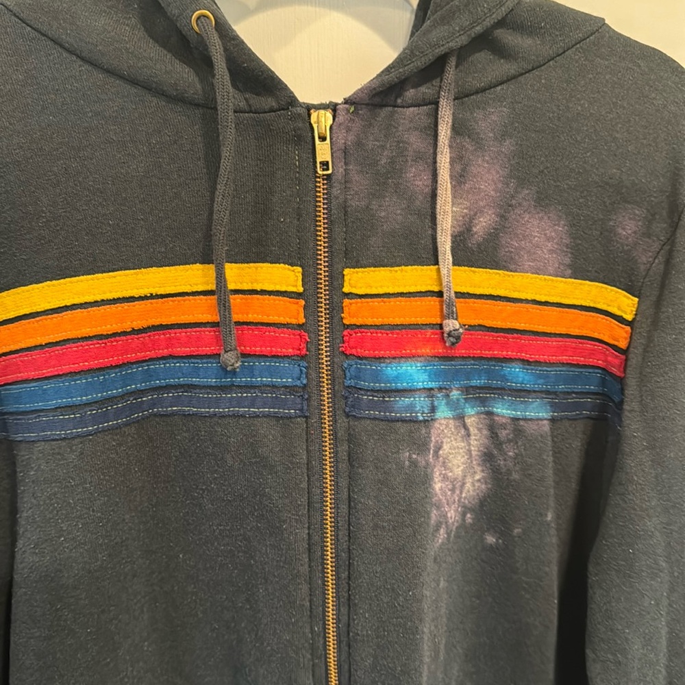 Unisex charcoal  gray aviator nation 5 stripe hoodie. Size XL.